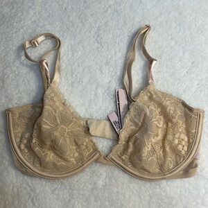 Victoria’s Secret  cream bra Size 32DD